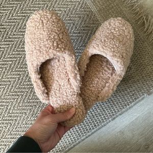 New Alfani Sherpa Mule Slippers